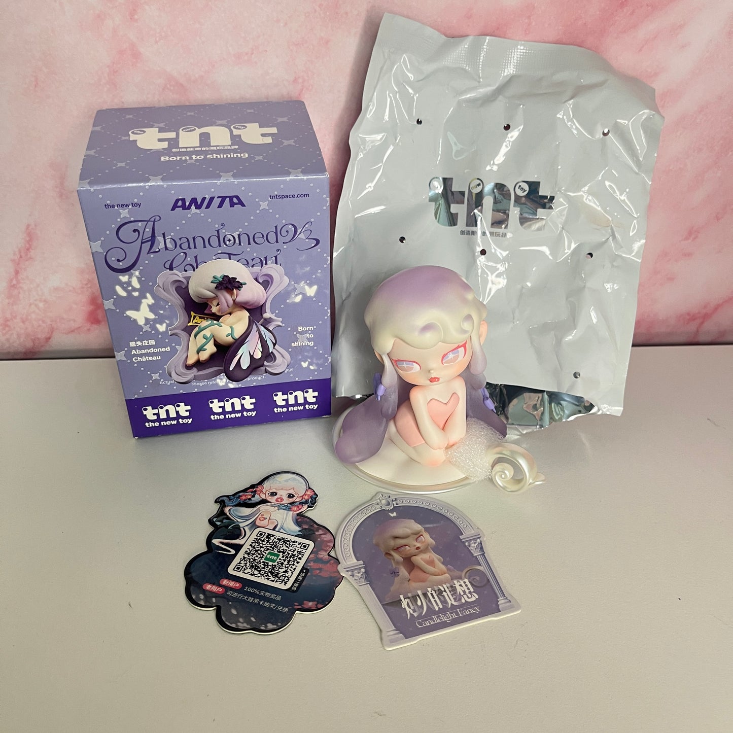 Anita Abandoned Chateau Series – Candlelight Fancy Figure