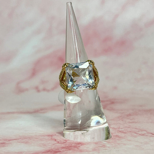 Glimmering Detail